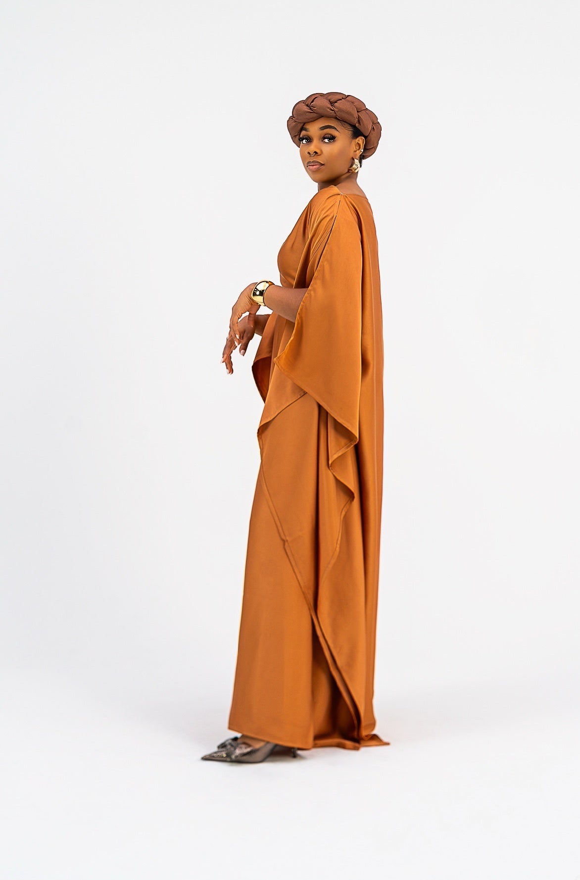 Akunna Bubu (Brown-Golden Silk Fabric)