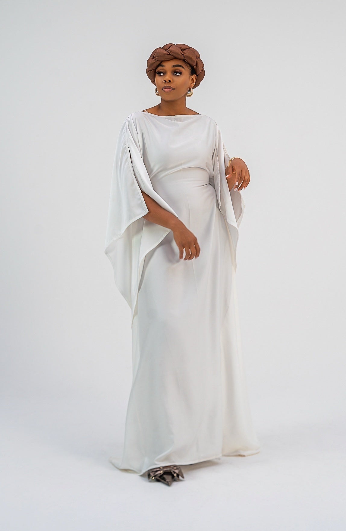 Akunna Bubu (White Silk Fabric)